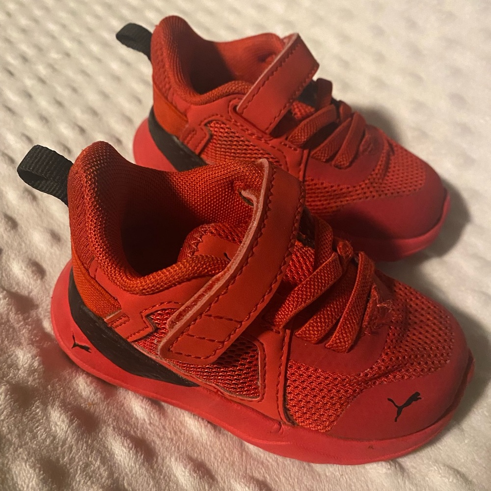 5C Puma Velcro Toddler shoes